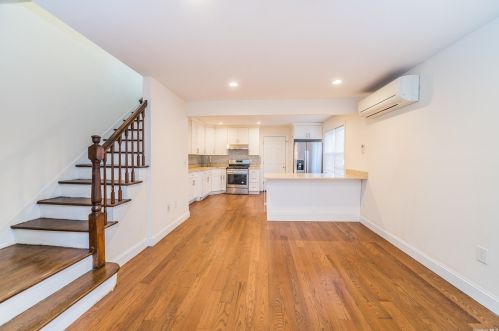 2800 Philip Ave, Bronx, NY 10465-2213