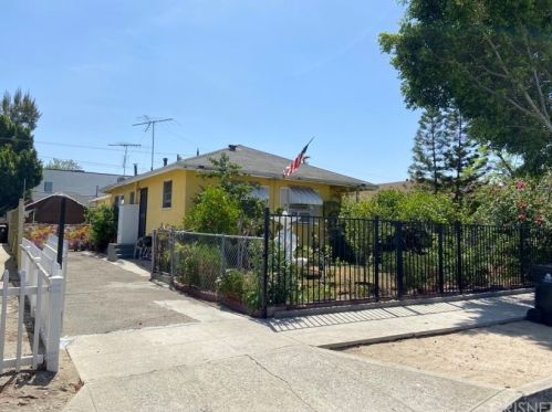 5642 Satsuma Ave, North Hollywood, CA 91601-2017