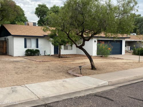 4147 43rd St, Phoenix, AZ 85018-4211