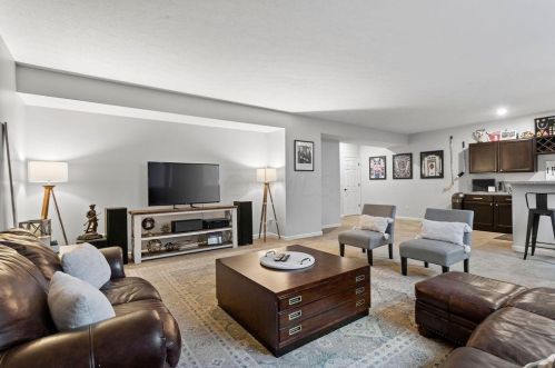 2856 Crosshurst Ct, Darbydale OH  43123-8087 exterior