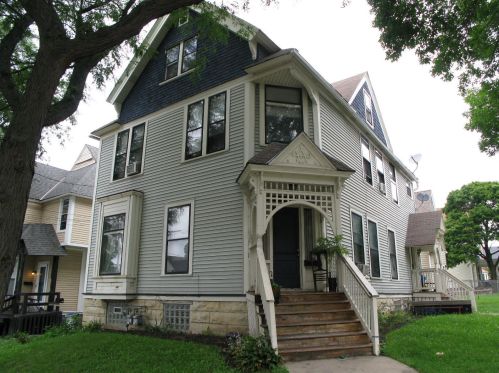 2207 Booth St, Milwaukee WI 53212-3408 exterior