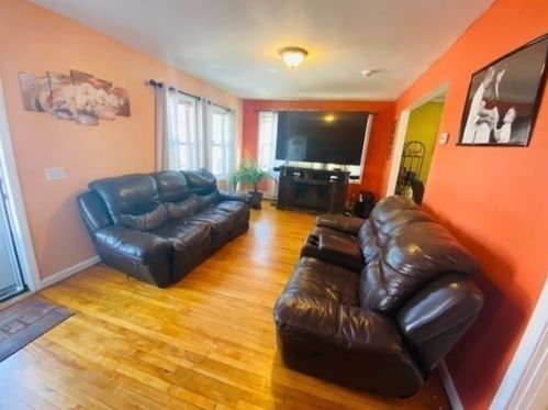 293 Mill St, Worcester MA 01602-3129 exterior