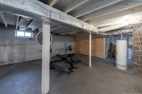 20 Myron Ave, Bridgeport CT  06606-4920 exterior