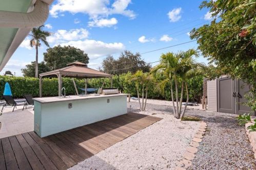 413 Philadelphia Dr, Jupiter FL  33458-4245 exterior