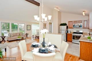 5201 Ellington Ct, Fairfax, VA 22032-2736
