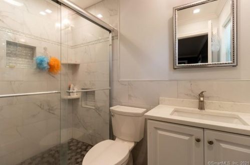 425 Holland Rd, Bridgeport CT  06610-1012 exterior