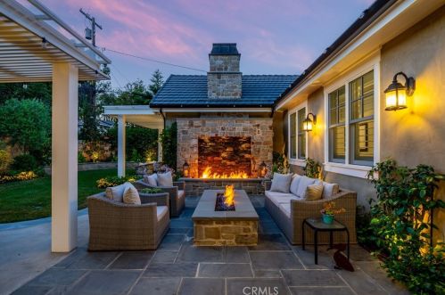 5461 Las Lomas St, Long Beach CA  90815-4138 exterior
