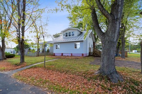 135 Birney St, Wisconsin Dells, WI 53965-9806