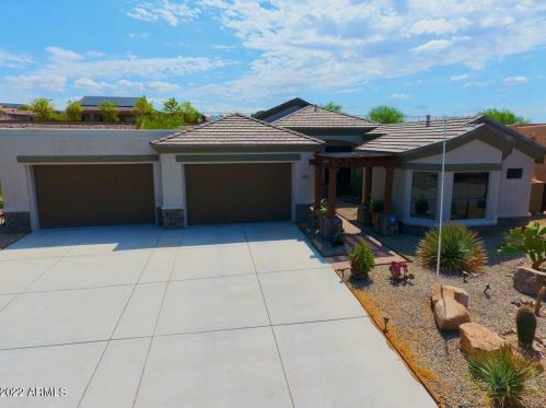 2832 Steamboat Dr, Bullhead City, AZ 86429-1137