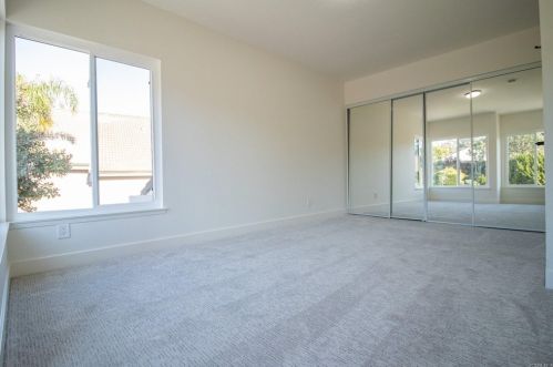 1527 Linda Sue Ln, Encinitas CA  92024-2424 exterior