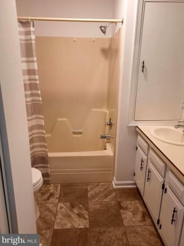946 Allenview Dr, Navy Sup Dpt PA  17055-8605 exterior