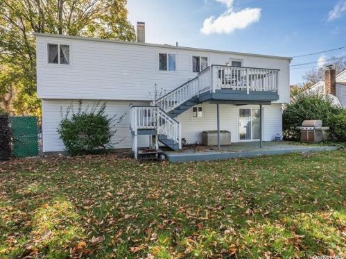 23 Wentworth Dr, Huntington Station NY  11746-6926 exterior