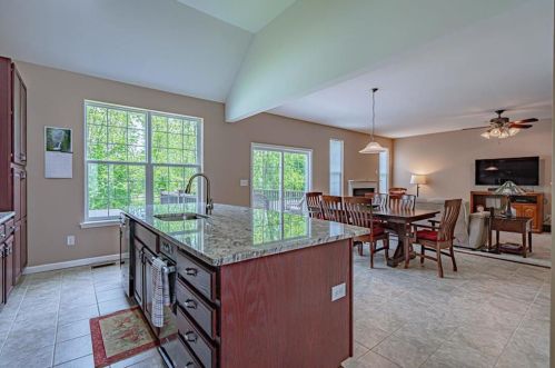 1105 Monarch Ln, Breinigsville PA  18031-9321 exterior