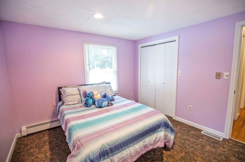 82 Riverside Dr, Fremont NH  03044-3551 exterior