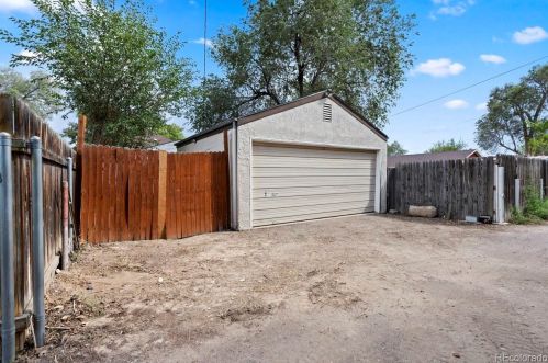 923 Bragdon Ave, Pueblo CO 81004-2421 exterior