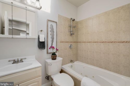 724 Columbia Rd, Washington DC 20001-3802 exterior