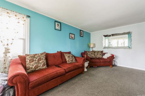 54 Ellison Ave, Westbury NY  11590-4213 exterior