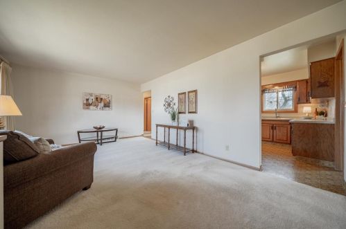 1225 Fatima St, Menasha, WI 54952-1418