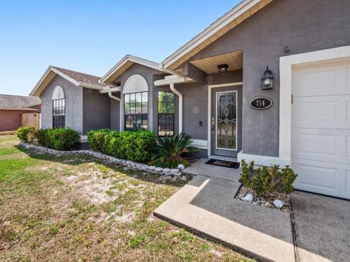 714 Spreading Oak Ave, Deltona, FL 32738-9062