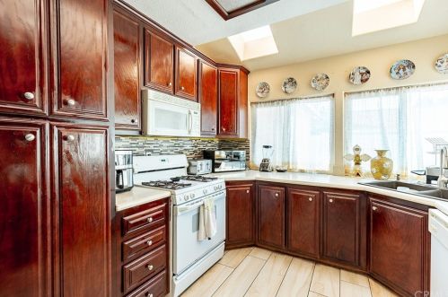 126 Olivetree Dr, Perris CA  92571-2744 exterior