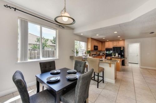 648 Henry St, Folsom CA  95630-7737 exterior