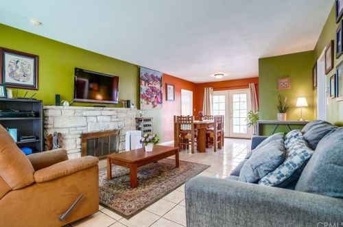 3131 Harding St, Long Beach, CA 90805-3726