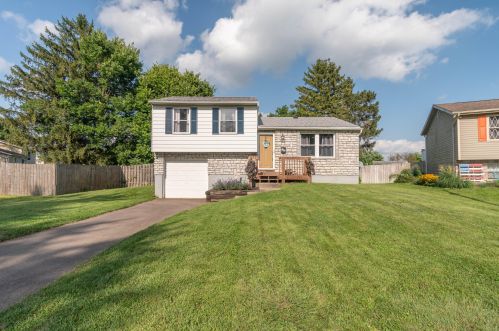 102 Bedford Farm Cir, Englewood, OH 45322-3402