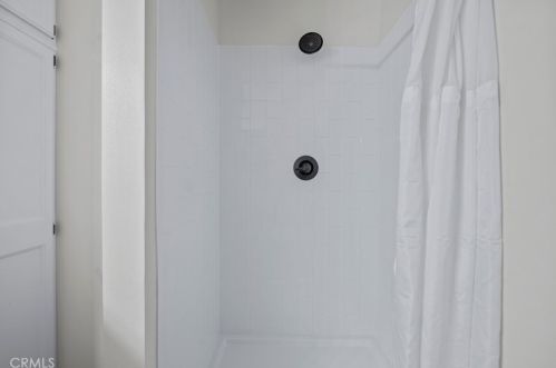 30807 Arlington St, Santa Clarita CA  91384-2453 exterior