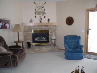 2147 Overlook Dr, Minneapolis, MN 55431-4013