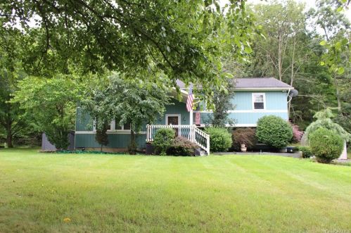 172 Barnes Rd, Washingtonville, NY 10992-1932