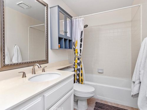 22155 Newbridge Dr, El Toro CA  92630-6528 exterior