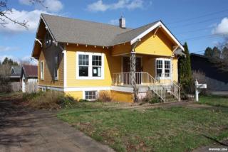 914 Pine St, Silverton, OR 97381-1319