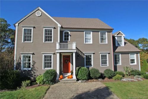 15 Goodhill Rd, Bethel, CT 06801-2437