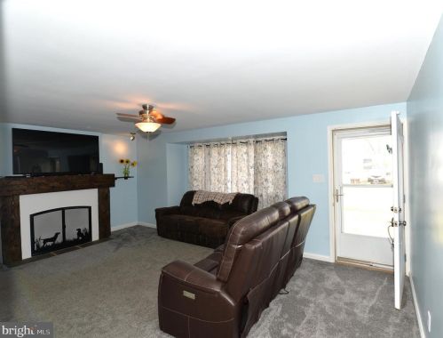 1805 Line St, Lansdale PA 19446-1632 exterior