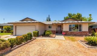6637 Meridian Ave, Fresno, CA 93710-4632