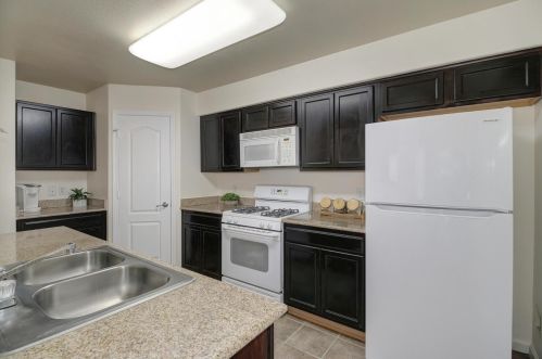 5482 Tares Cir, Elk Grove CA  95757-4361 exterior