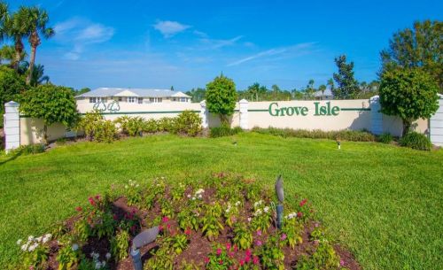 605 Lake Jasmine Cir, Vero Beach, FL 32962-8556