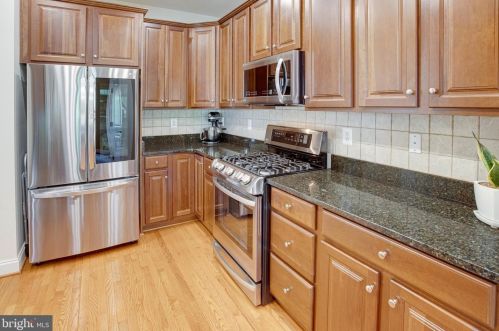 16002 Pitner St, Haymarket VA  20169-4956 exterior