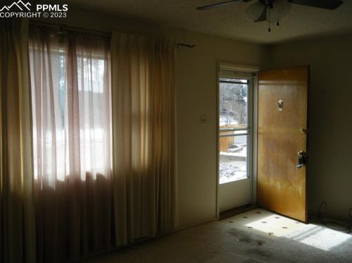 441 Collins Ave, Pueblo, CO 81005-1365