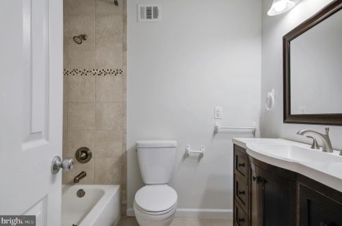 13404 Nickleson Dr, Woodbridge VA  22193-4131 exterior