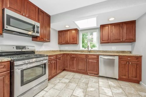 16 Bonwit Rd, Rye Brook NY  10573-1936 exterior