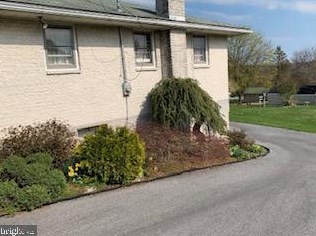 109 Hazel St, Moselem, PA 19526-9712