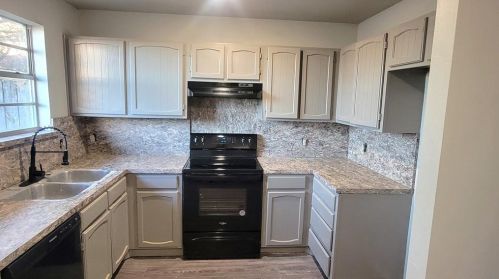 1403 Courtney Pl, Cleburne, TX 76033-7961