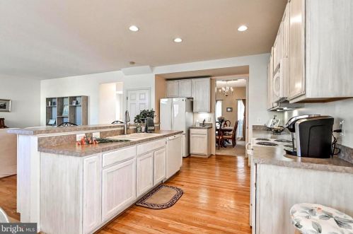 34 Stocks St, Lovettsville VA  20180-8640 exterior