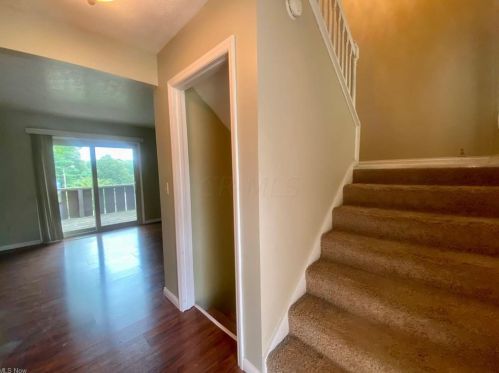 1100 Slope Bay, Zanesville, OH 43701-1568