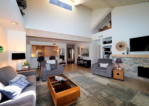 464 Sunningdale Dr, Rancho Mirage CA  92270-1444 exterior