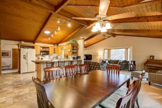 7710 Winston Way, Hales Corners, WI 53132-9016