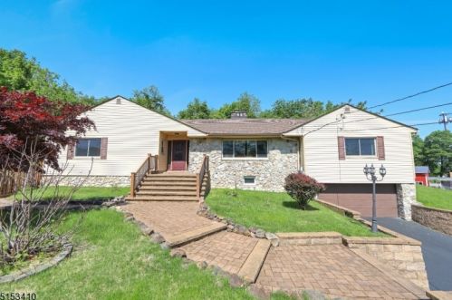 190 Long Hill Rd, West Paterson, NJ 07424-2002