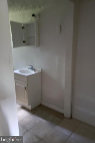 474 Deptford Ave, West Deptford NJ  08093-2235 exterior