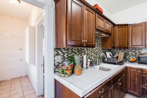 515 24th St, San Diego CA  92102-2919 exterior